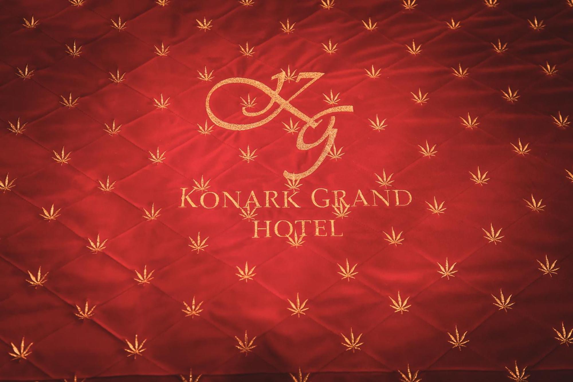 Konark Grand Hotel Mirzāpur Exterior foto